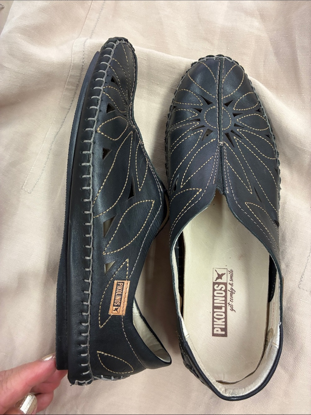 PIKOLINOS Black Leather Slip-On Loafers with Contrast Stitching